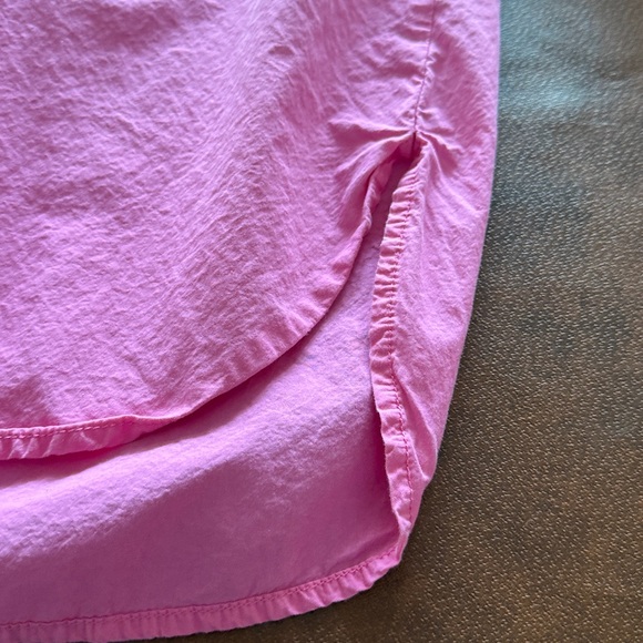 Universal Thread Bright Pink Ladies Button-Down Shirt - Picture 4 of 6